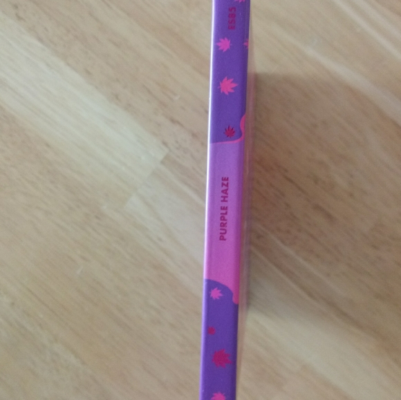 New Kara Purple Haze eye Shadow makeup CD Leaf palette - Picture 5 of 6